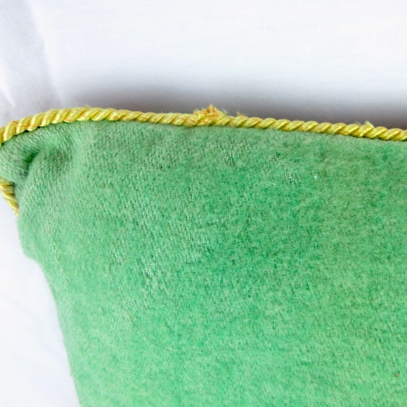 VTG Needle Punch Embroidery Accent Pillow Velvet - Picture 6 of 6